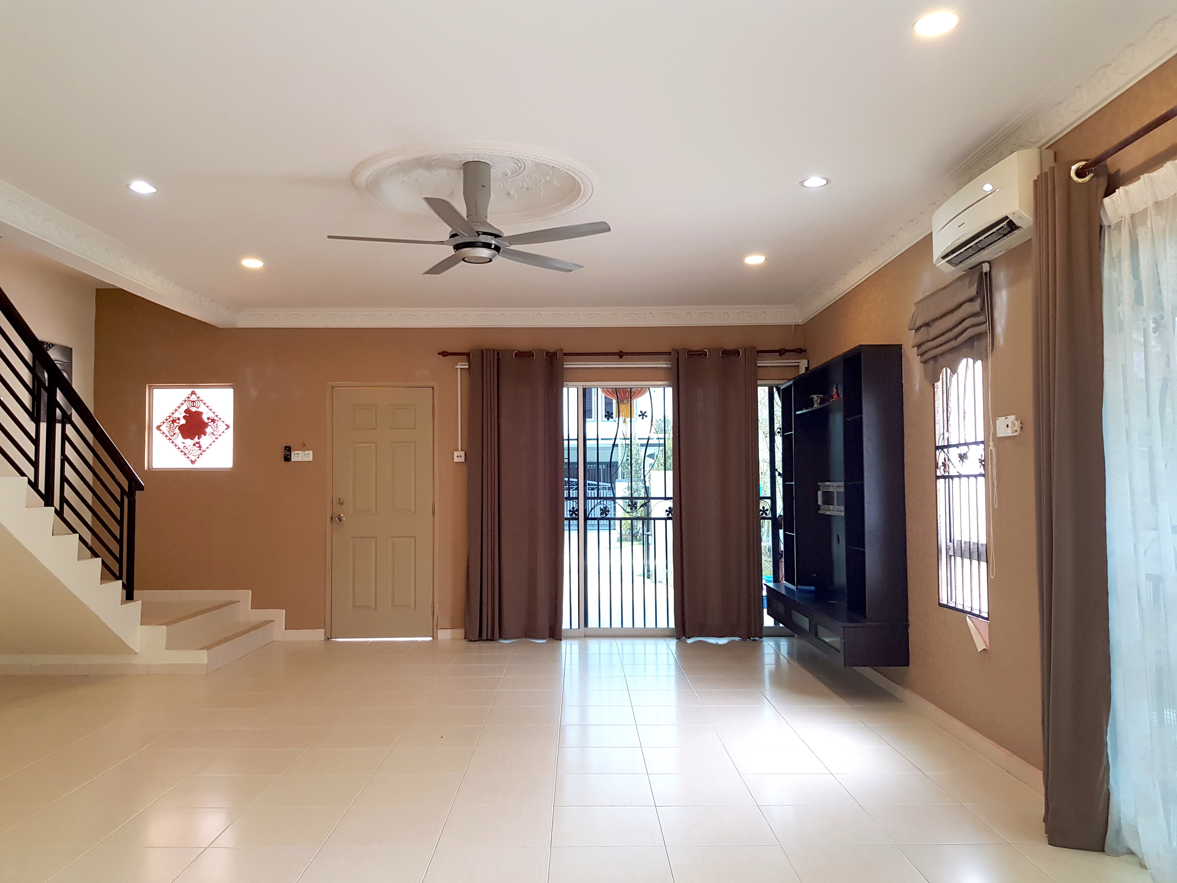 Double Storey End Lot House for Rent at Seremban 2 | ConfirmJadi.com